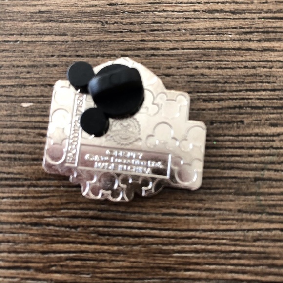 Disney Official Trading Pin: Star Wars: Cute Characters Darth Vader - Picture 2 of 2